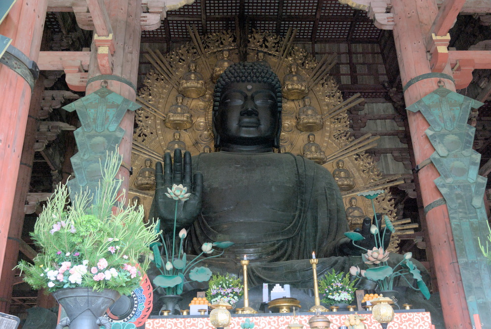 L’immense, très connue et très compliquée à photographier statue de Bouddha Vairocana